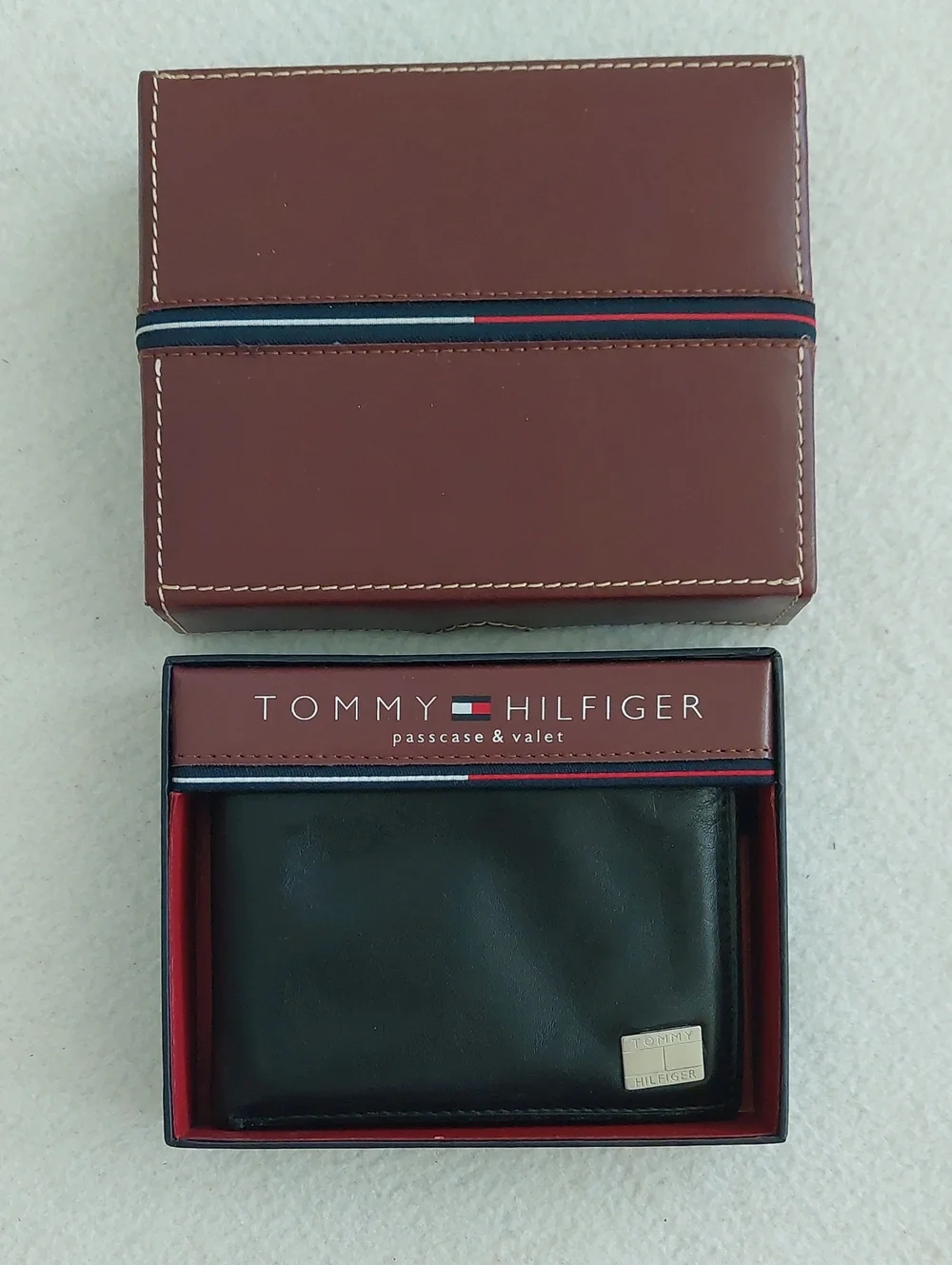 TOMMY HILFIGER Men's Passcase & Valet Wallet And ID Holder